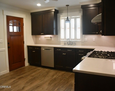 303 Deerfoot Lane - Photo Thumbnail 4