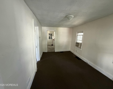 405 1/2 Brinley Avenue - Photo Thumbnail 6