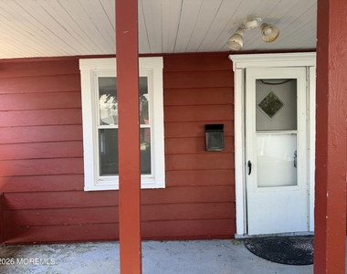 405 1/2 Brinley Avenue - Photo Thumbnail 2