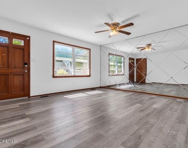 464 Barnacle Road - Photo Thumbnail 1