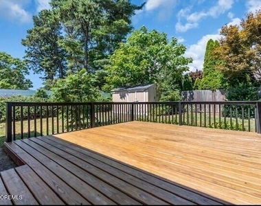 464 Barnacle Road - Photo Thumbnail 9