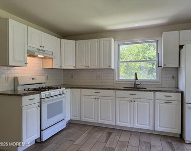 236 W Farms Road - Photo Thumbnail 3