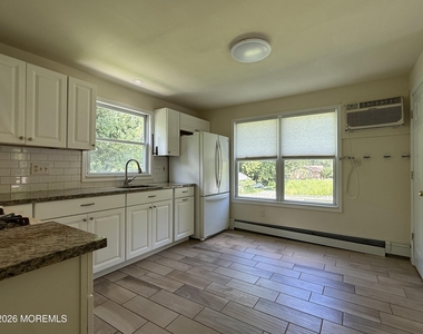236 W Farms Road - Photo Thumbnail 5