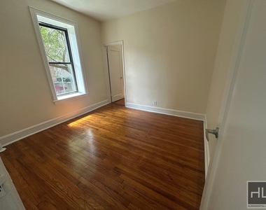 East 38th Street - Photo Thumbnail 4