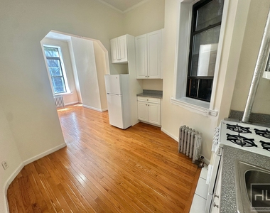 East 38 Street - Photo Thumbnail 7