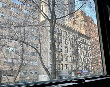 East 49 Street - Photo Thumbnail 13