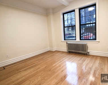 East 92 Street - Photo Thumbnail 2