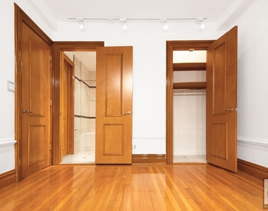 West 58th Street - Photo Thumbnail 4