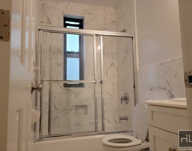 East 78 Street - Photo Thumbnail 2