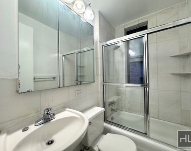 East 58 Street - Photo Thumbnail 6