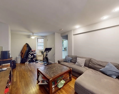 East 58 Street - Photo Thumbnail 5