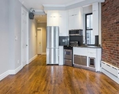 Mott Street - Photo Thumbnail 2
