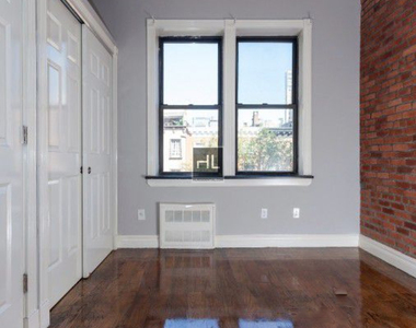 West 14 Street - Photo Thumbnail 2