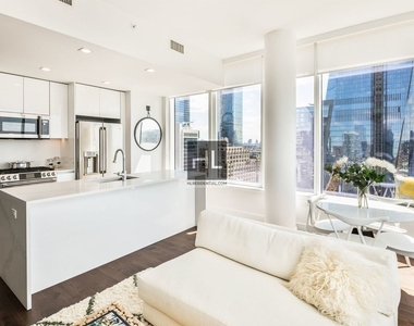 West 36th Street - Photo Thumbnail 1