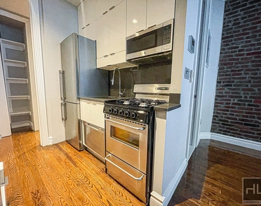 East 13th Street - Photo Thumbnail 5