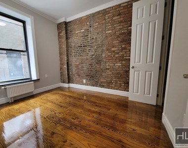 East 13th Street - Photo Thumbnail 10