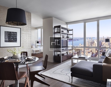 West 42nd Street - Photo Thumbnail 1