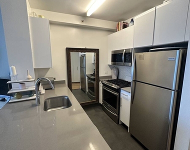 West 57th Street - Photo Thumbnail 4