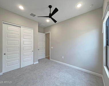 17626 N 48th Place - Photo Thumbnail 8