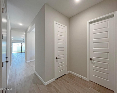 17626 N 48th Place - Photo Thumbnail 3