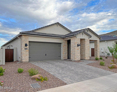 17626 N 48th Place - Photo Thumbnail 1