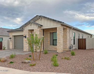 17626 N 48th Place - Photo Thumbnail 2