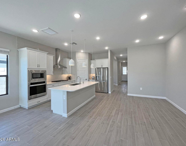 17626 N 48th Place - Photo Thumbnail 19