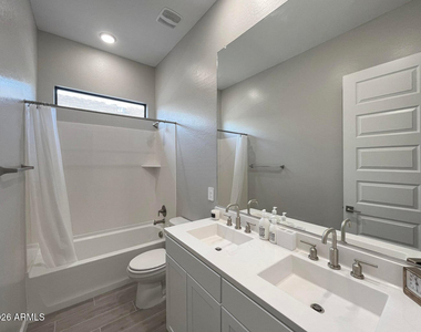 17626 N 48th Place - Photo Thumbnail 9