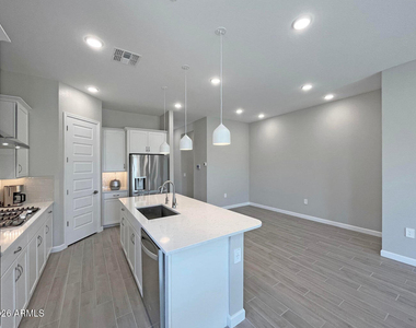 17626 N 48th Place - Photo Thumbnail 16