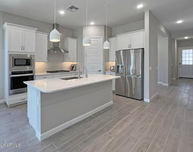 17626 N 48th Place - Photo Thumbnail 13