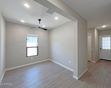 17626 N 48th Place - Photo Thumbnail 6