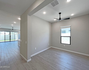 17626 N 48th Place - Photo Thumbnail 11