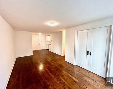 East 89th Street - Photo Thumbnail 7