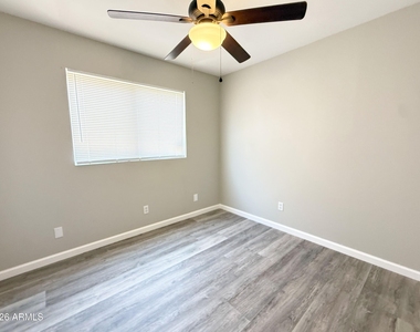 490 E Bart Drive - Photo Thumbnail 18