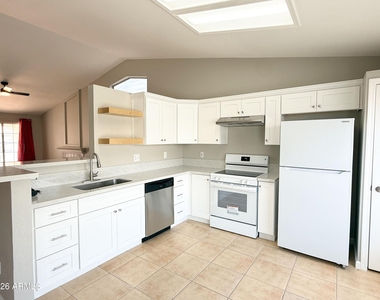 490 E Bart Drive - Photo Thumbnail 7