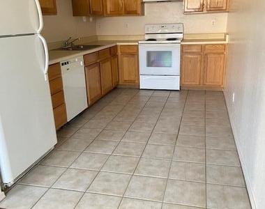 595 W 20th Avenue - Photo Thumbnail 10