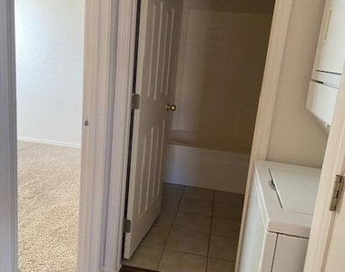 595 W 20th Avenue - Photo Thumbnail 4