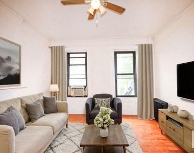 East 101 Street - Photo Thumbnail 2
