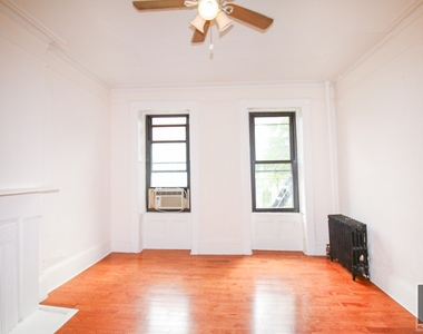 East 101 Street - Photo Thumbnail 3