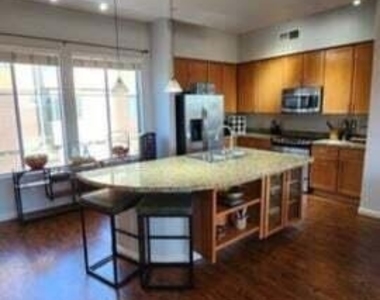 6605 N 93rd Avenue - Photo Thumbnail 3