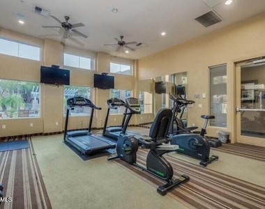 6605 N 93rd Avenue - Photo Thumbnail 26