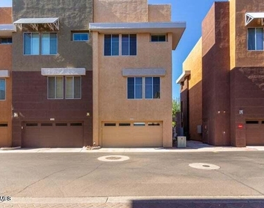 6605 N 93rd Avenue - Photo Thumbnail 27