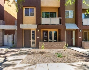 6605 N 93rd Avenue - Photo Thumbnail 2
