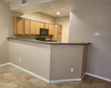 21655 N 36th Avenue - Photo Thumbnail 4