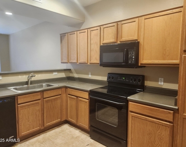 21655 N 36th Avenue - Photo Thumbnail 3