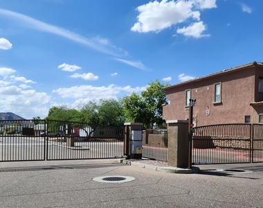 21655 N 36th Avenue - Photo Thumbnail 21