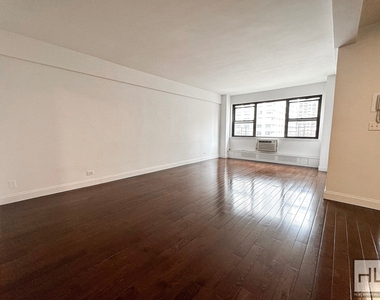 East 69 Street - Photo Thumbnail 1