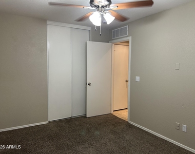 1102 E Dust Devil Drive - Photo Thumbnail 10
