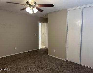 1102 E Dust Devil Drive - Photo Thumbnail 8