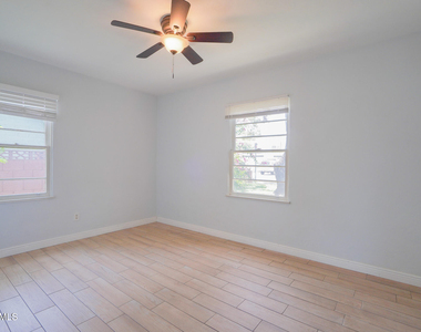 506 W 11th Street - Photo Thumbnail 18